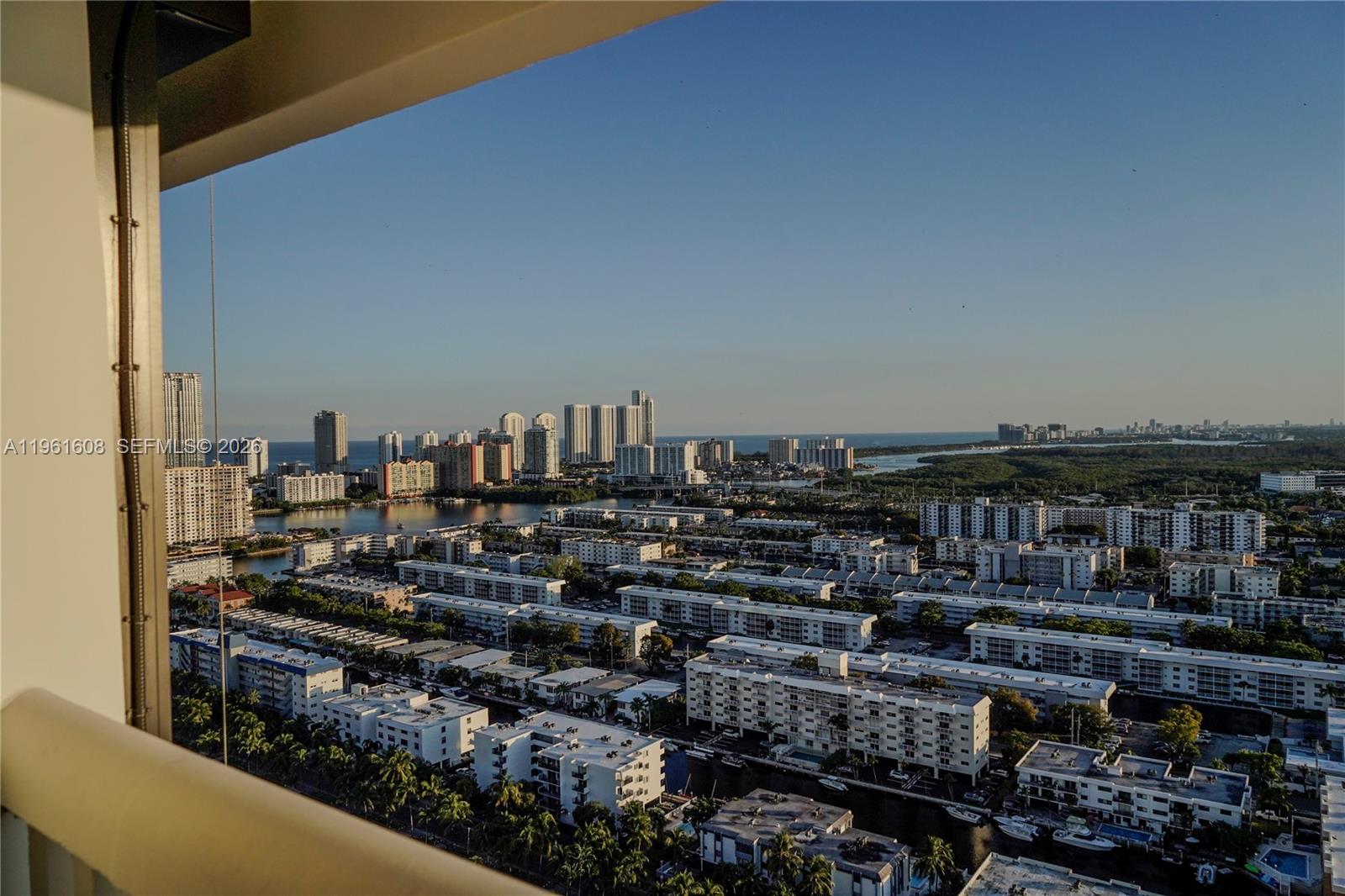 2000 ISL BLVD WILLIAMS IS - Residential
