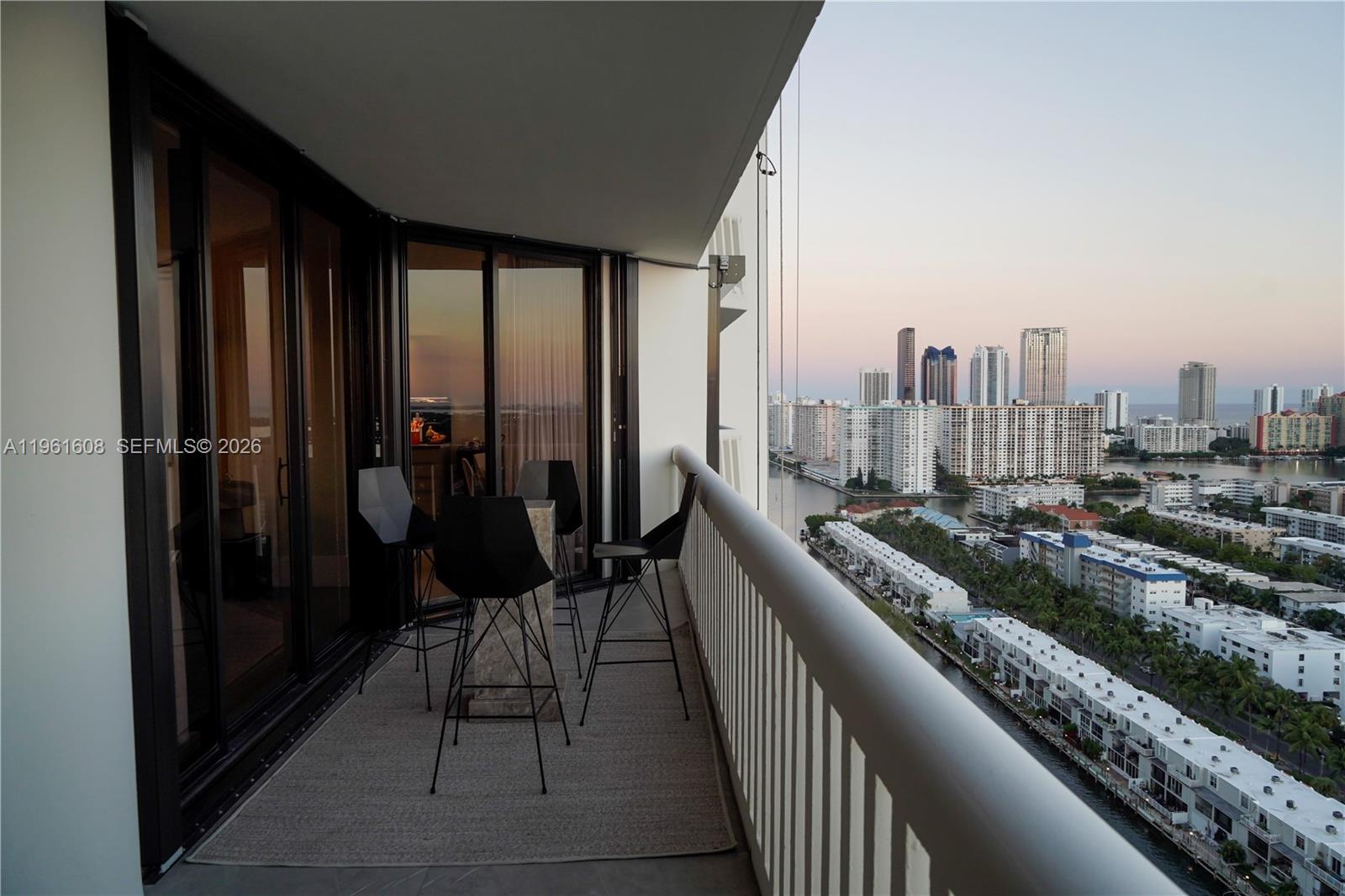 2000 ISL BLVD WILLIAMS IS - Residential