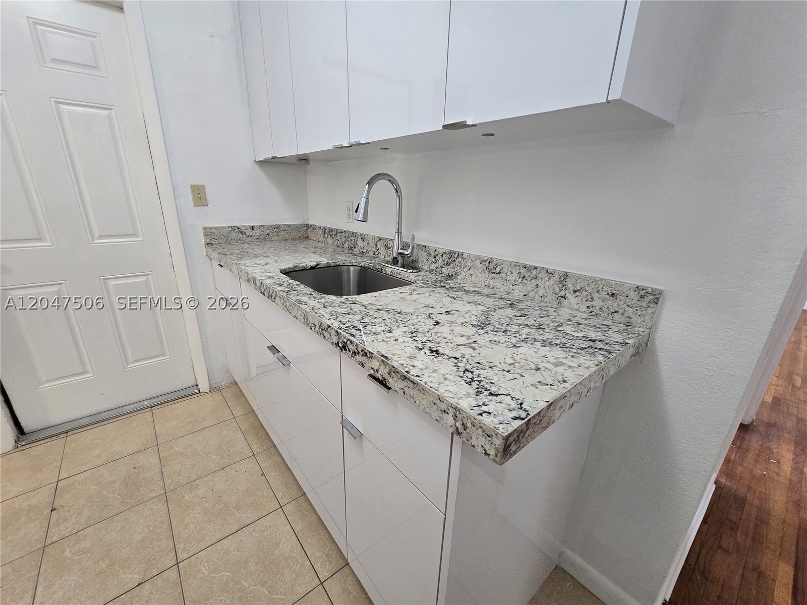 BISCAYNE GDNS SEC F PT 3 - Residential Lease