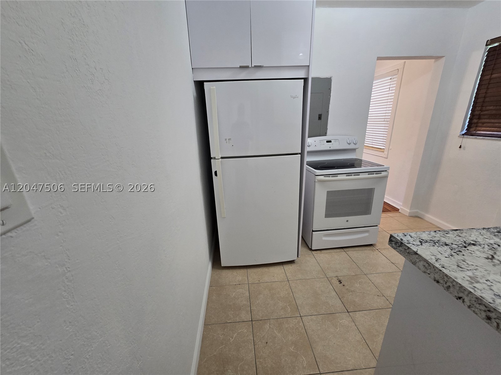 BISCAYNE GDNS SEC F PT 3 - Residential Lease