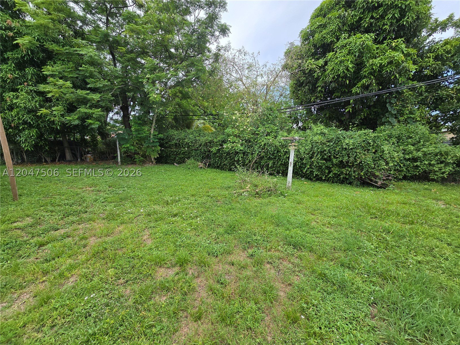 BISCAYNE GDNS SEC F PT 3 - Residential Lease