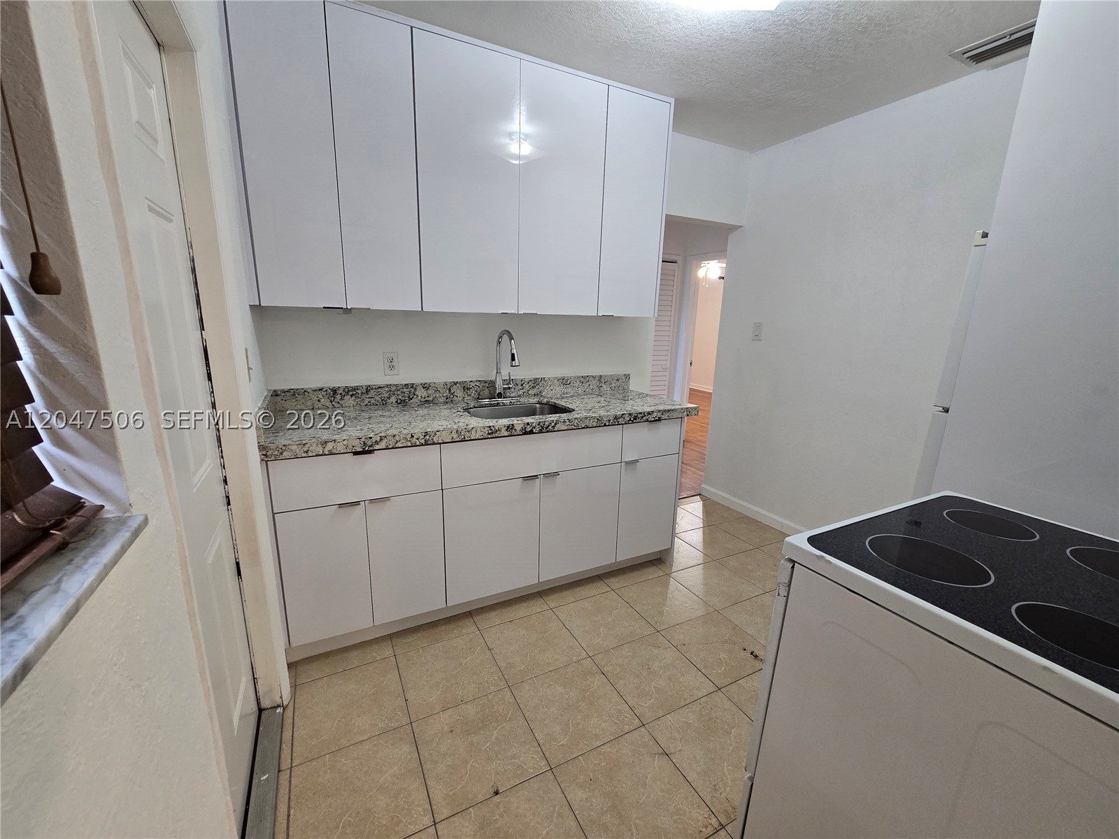 BISCAYNE GDNS SEC F PT 3 - Residential Lease