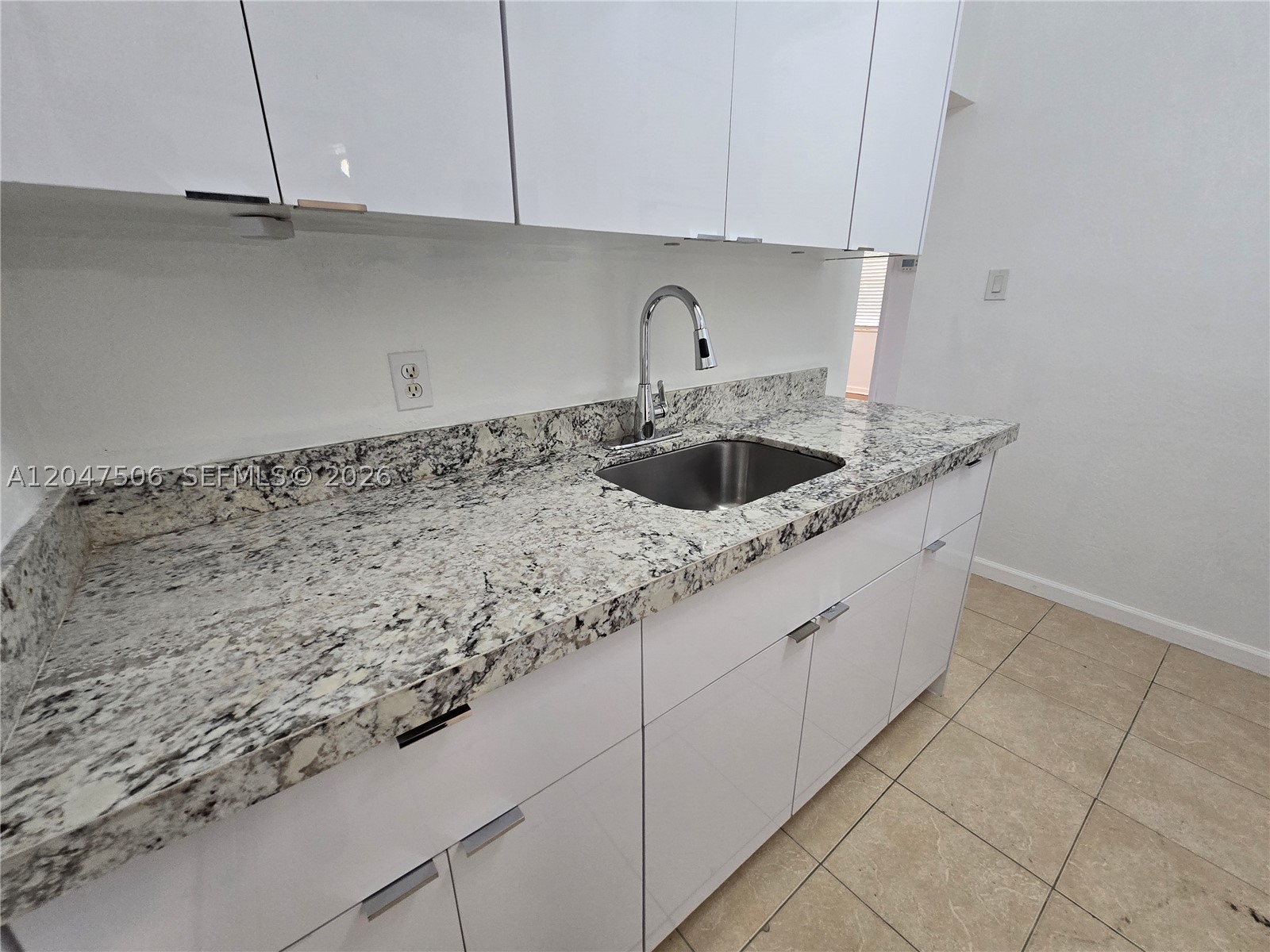 BISCAYNE GDNS SEC F PT 3 - Residential Lease