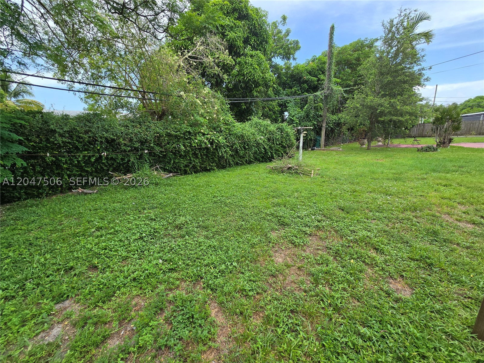 BISCAYNE GDNS SEC F PT 3 - Residential Lease
