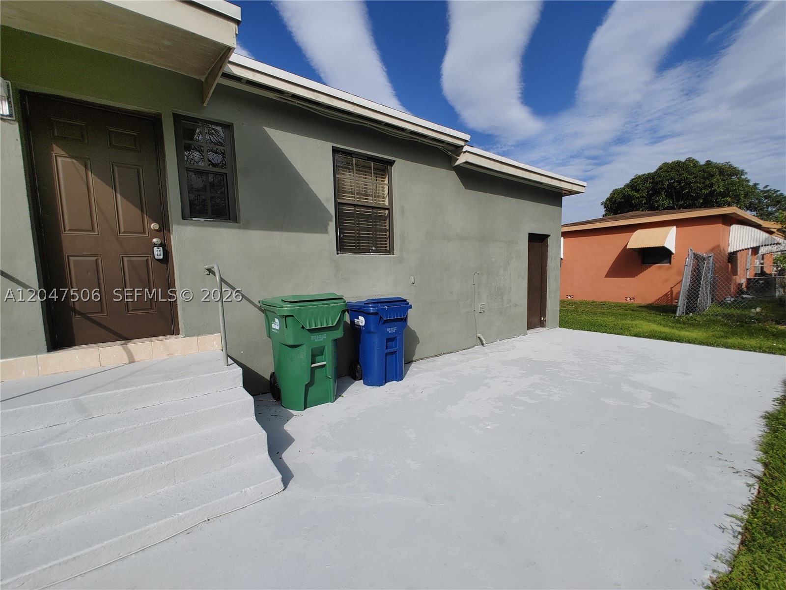 BISCAYNE GDNS SEC F PT 3 - Residential Lease