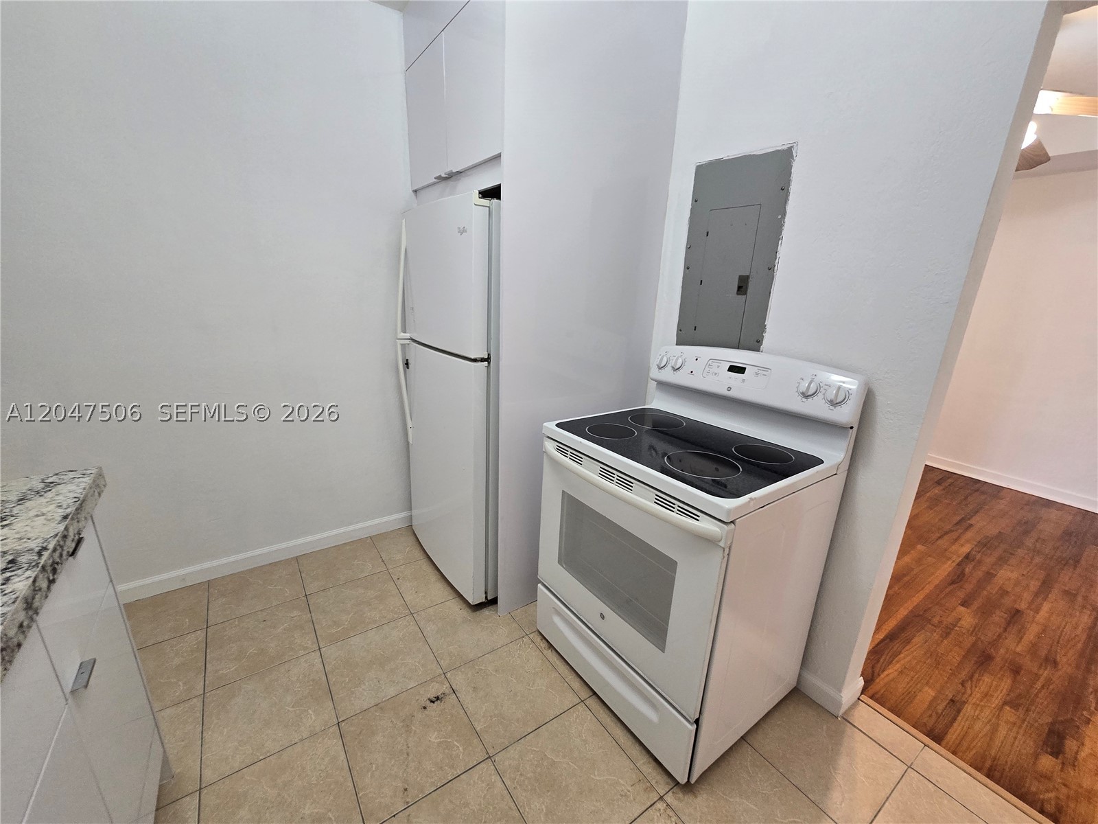 BISCAYNE GDNS SEC F PT 3 - Residential Lease