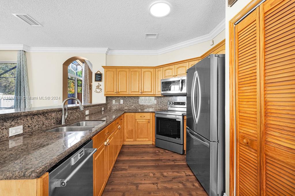 TWIN ACRES - Residential Lease