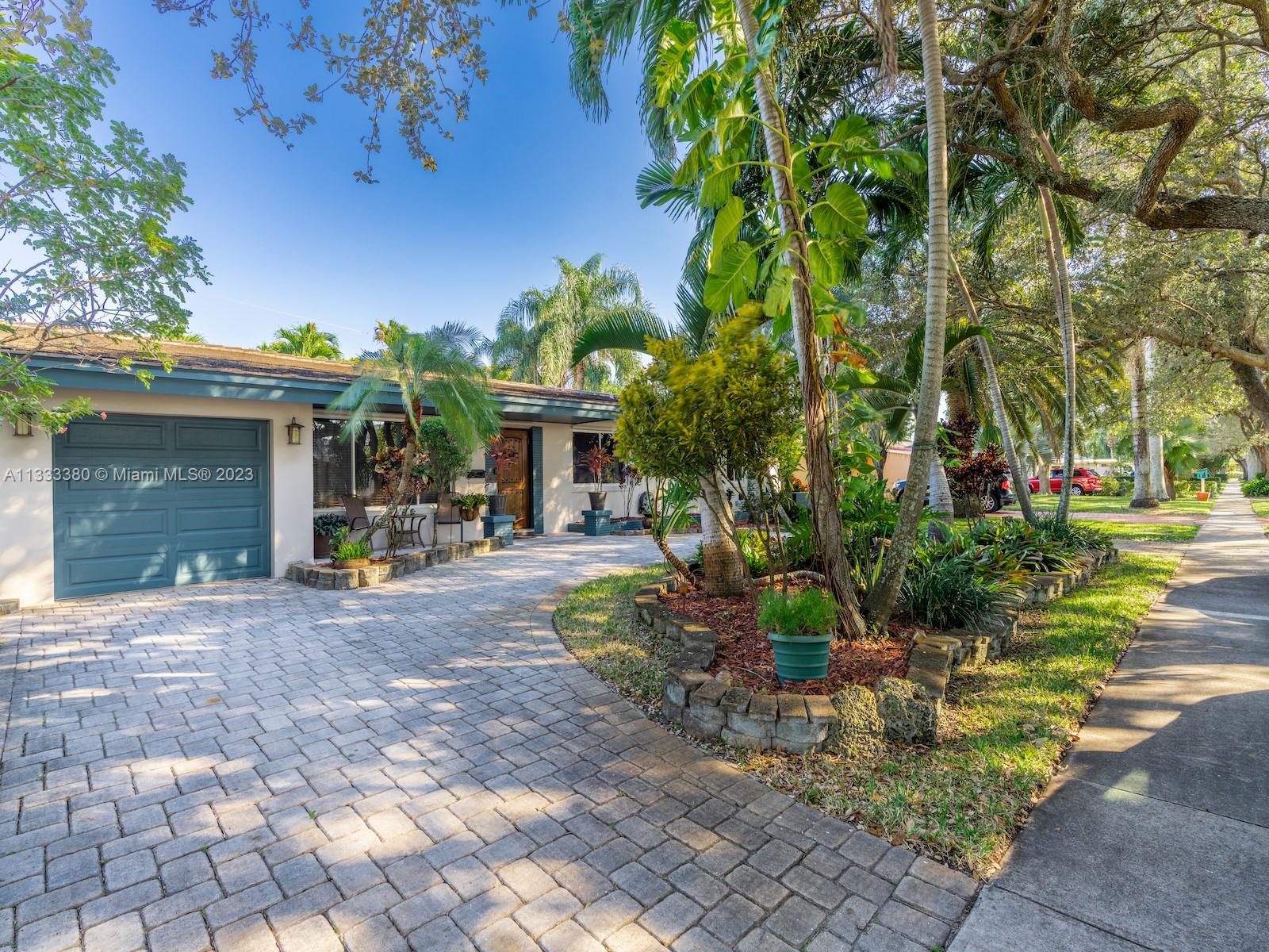LAWN ACRES - Residential