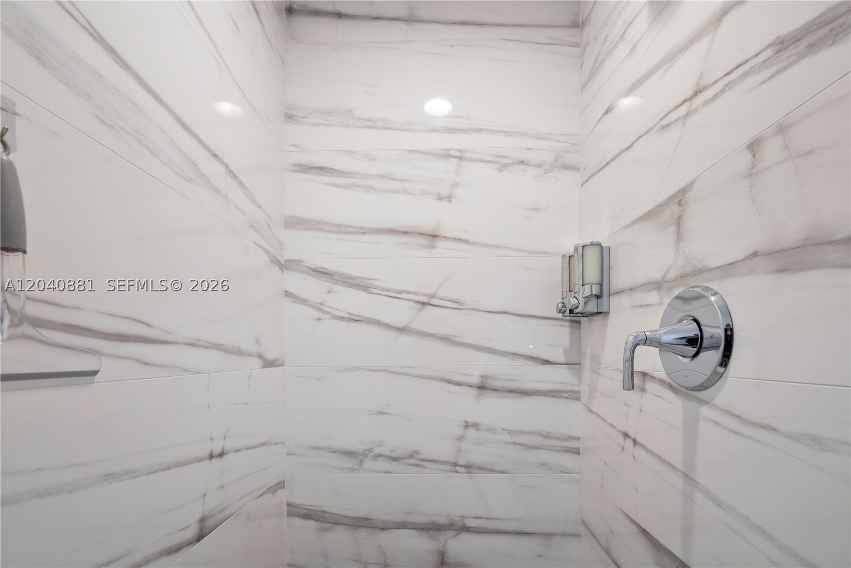 HIGHLAND LAKES - Residential Lease