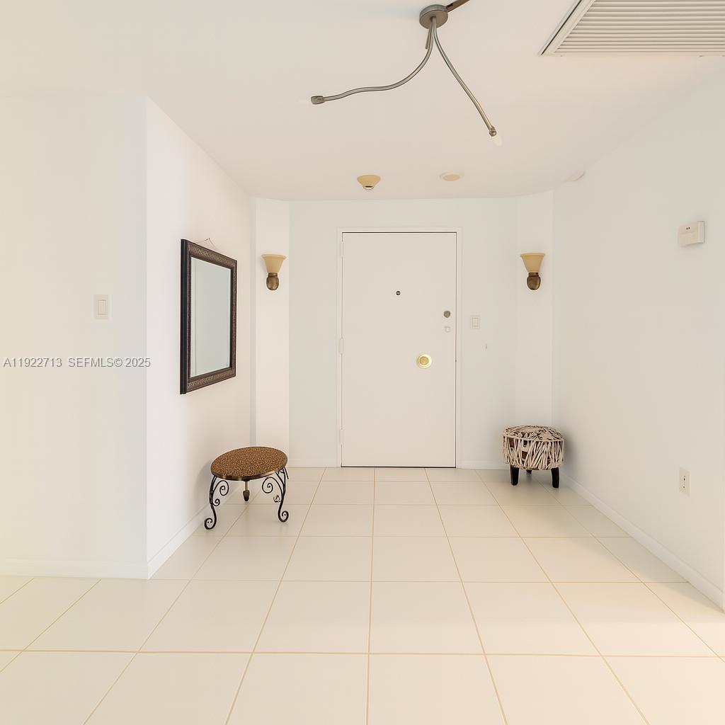 IMPERIAL HOUSE CONDO - Residential