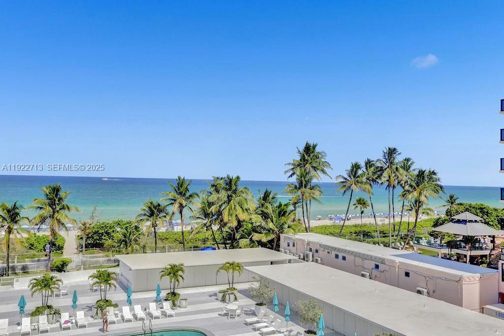 IMPERIAL HOUSE CONDO - Residential