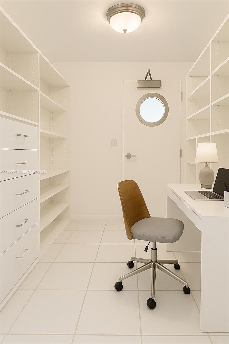 IMPERIAL HOUSE CONDO - Residential