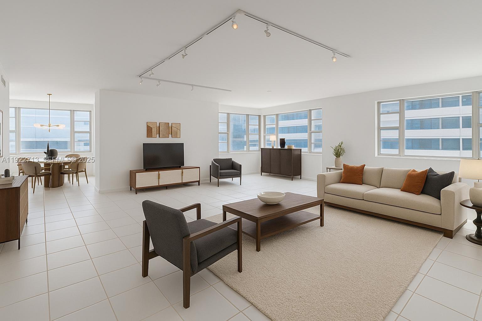 IMPERIAL HOUSE CONDO - Residential