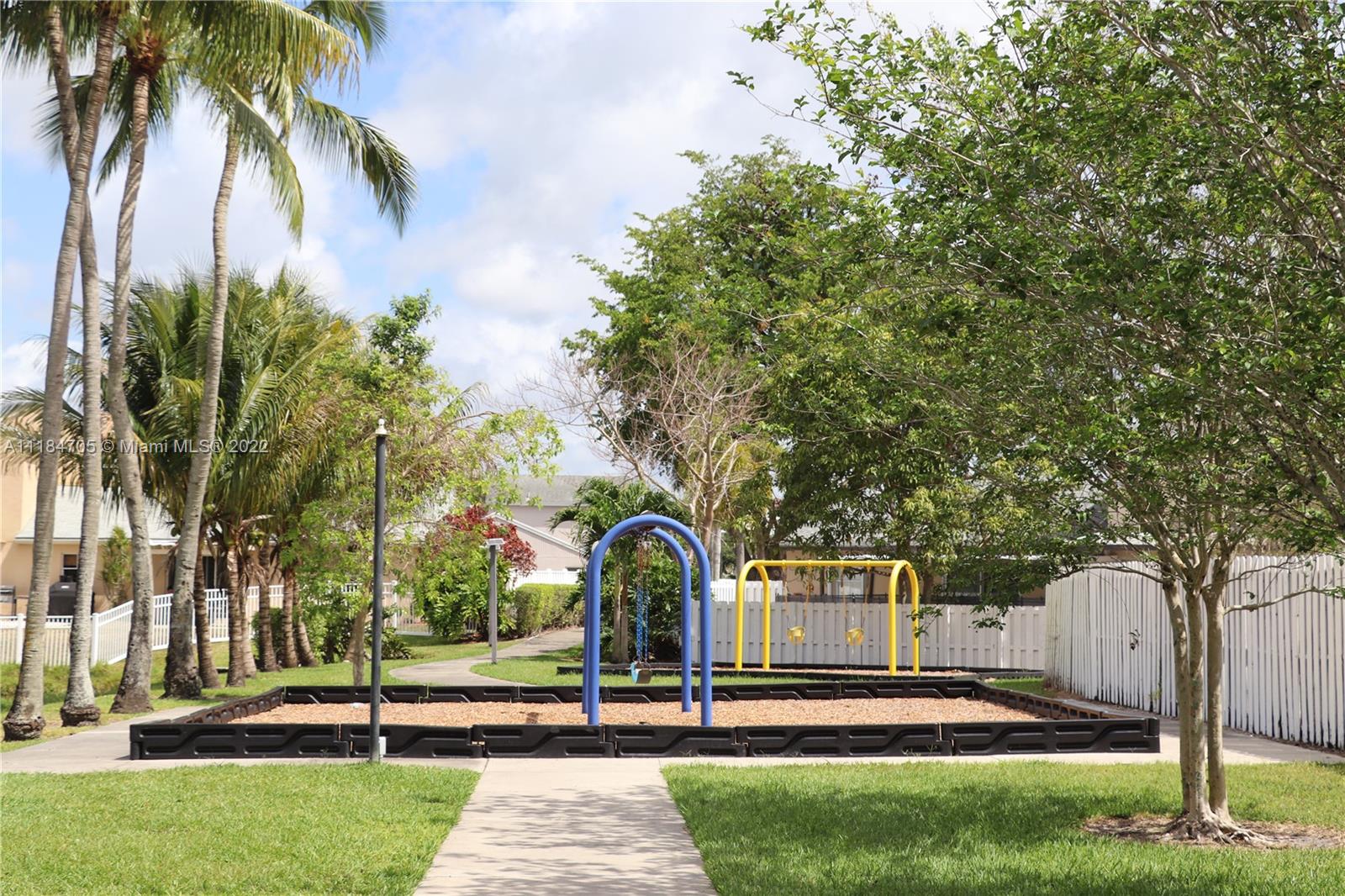 APPLE CREEK - Residential