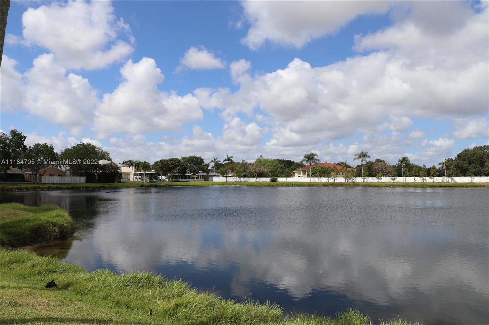 APPLE CREEK - Residential