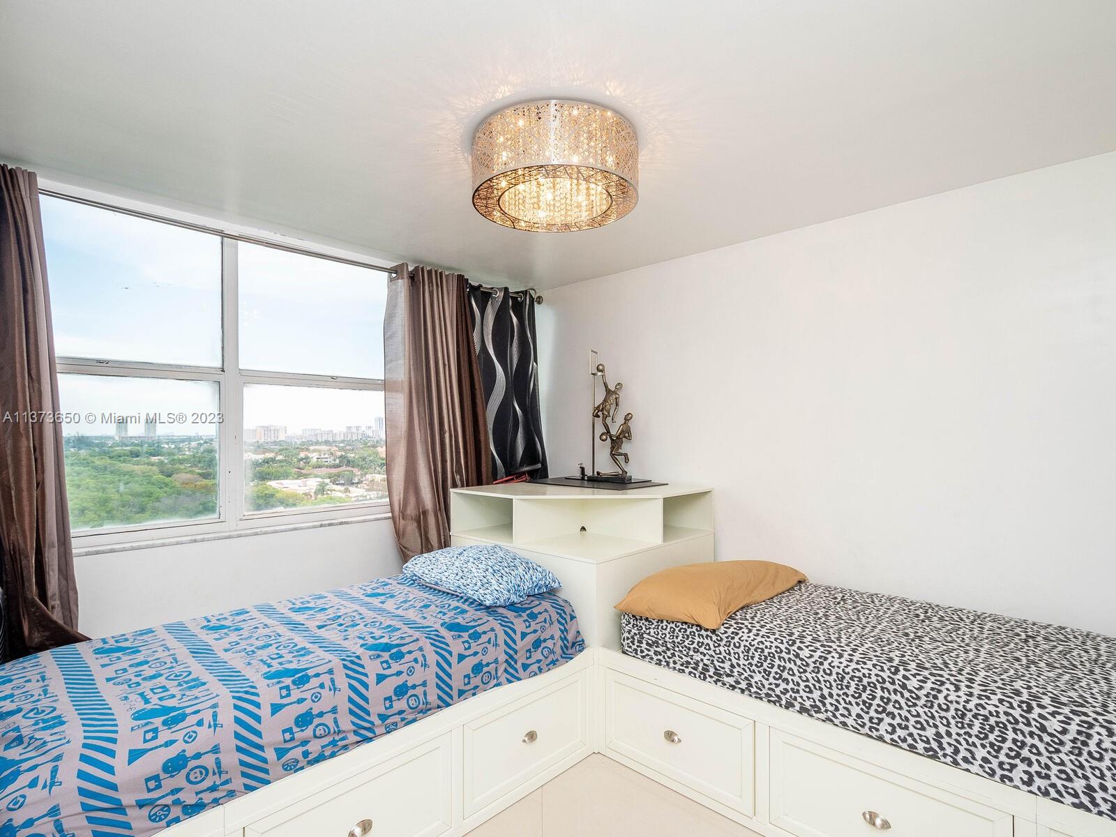 BONAVISTA CONDO - Residential