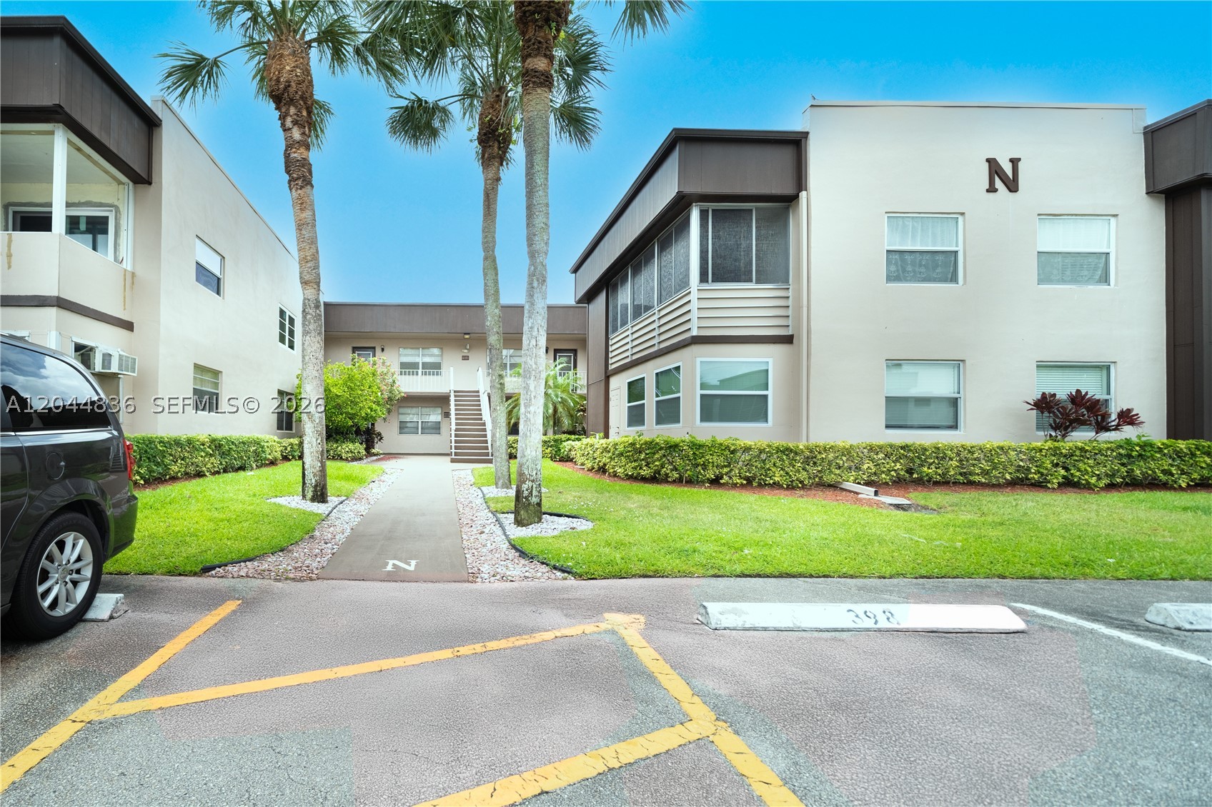 Great for Investment, no waiting time, rentals are allowed immediately. , Spacious, bright and airy 1st Floor, 2 Bedroom, 2 Bath, nice Kitchen and Bathrooms. Disposal,
NEWER Large Neutral Tile throughout living area. FULL SIZE Washer/Dryer. Screened Patio with Roll-Ups. This lovely unit offers a tranquil, private & serene setting. Walking
Distance to the Flanders Clubhouse. Kings Point features a Fantastic Clubhouse with numerous Clubs and Organizations, Theater, Card Rooms, Restaurants, Fitness Center,
Billiards, Indoor & Outdoor Pools, Hair & Nail Salon. Public Golf Course, Tennis, Pickleball, Racquetball, Basketball courts and so much more! Courtesy buses take you throughout
the community and shopping centers. Guard Gated 24/7.