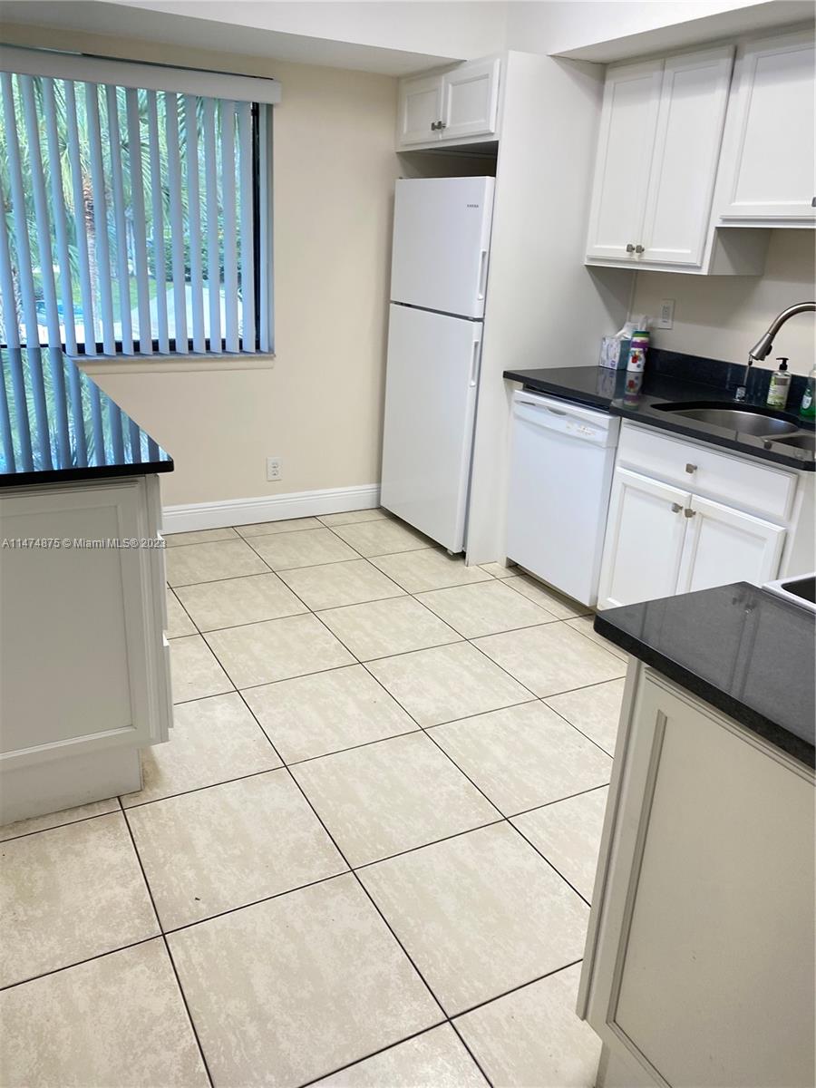 KINGSPORT ESTATES CONDO - Residential Lease