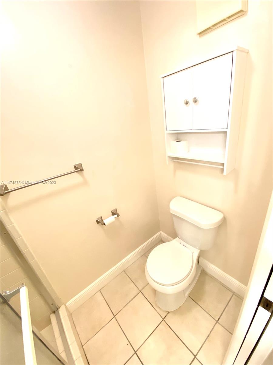 KINGSPORT ESTATES CONDO - Residential Lease