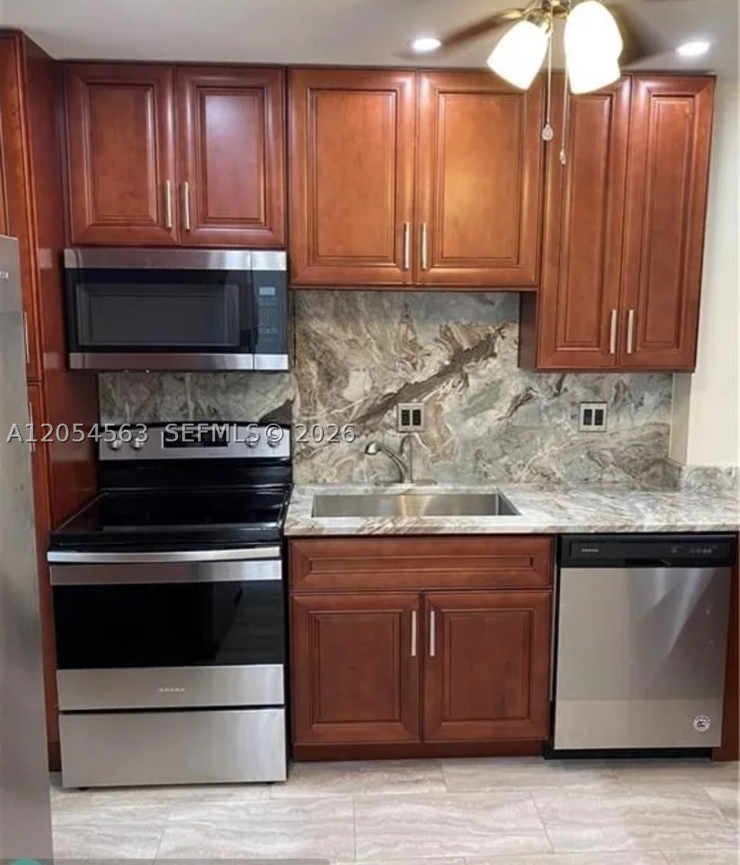 VILLAS AT CARRIAGE HILLS - Residential Lease