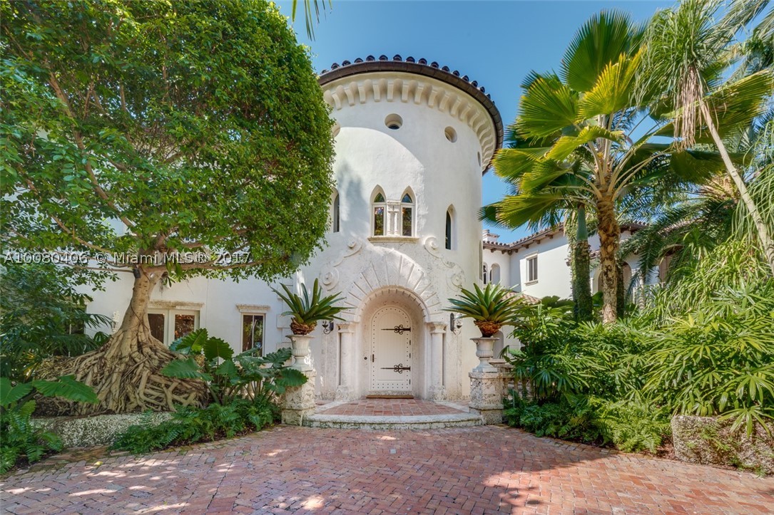 Located in the coveted Sunset Islands, this former home of Lenny Kravitz and currently of Stephen Muss, former owner of the Fontainebleau Hotel, is the perfect rendition of a Mediterranean dream. This estate, complete with private beach, movie theater, meditation garden, gym, guest house, and elevator is luxury at its finest. Sitting on a large 25,000 SF lot with 125 ft of bay views, it includes a salt water pool and spa, a private boat dock, and housekeeper quarters. This home is ideal for entertaining!