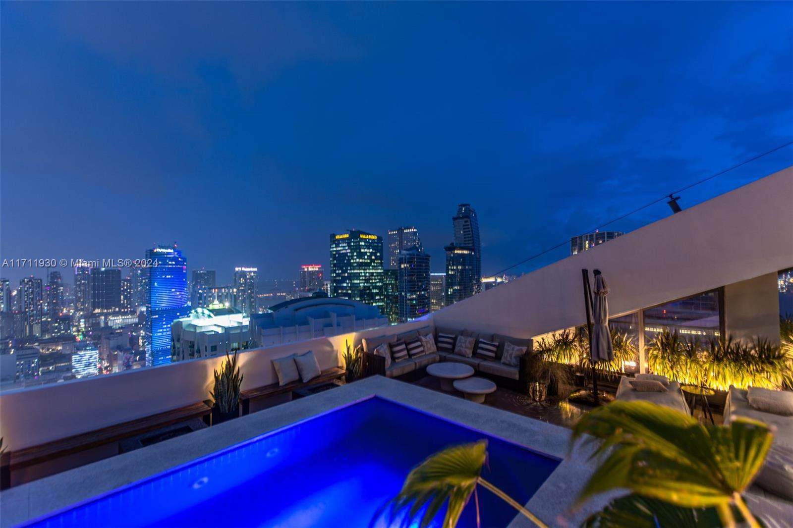 REACH CONDO - Residential