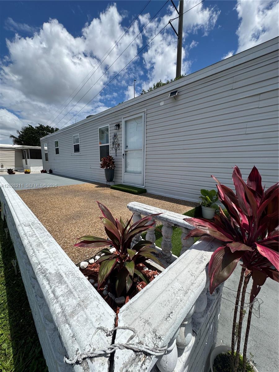 Everglades Lakes - Residential
