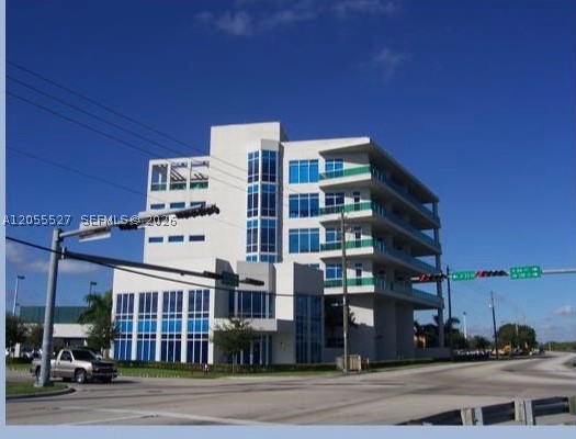 Smart Luxury Building with turnkey offices that are all-inclusive of internet and technology services, offering easy access to Palmetto and I-75. Free parking for your office and guest. Free Fiber Optic High-Speed Internet with up to 1GB of speed and free VOIP phones. Business continuity in the event of storm. Double power and internet redundancy with electric backup generator. Smart Luxury Building new cutting-edge technology services coupled with a secure, off-site data collocation center. 24/7 building access with conference rooms, cafeteria and lunch area.
