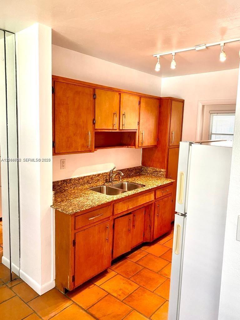 SANTONA CONDO - Residential