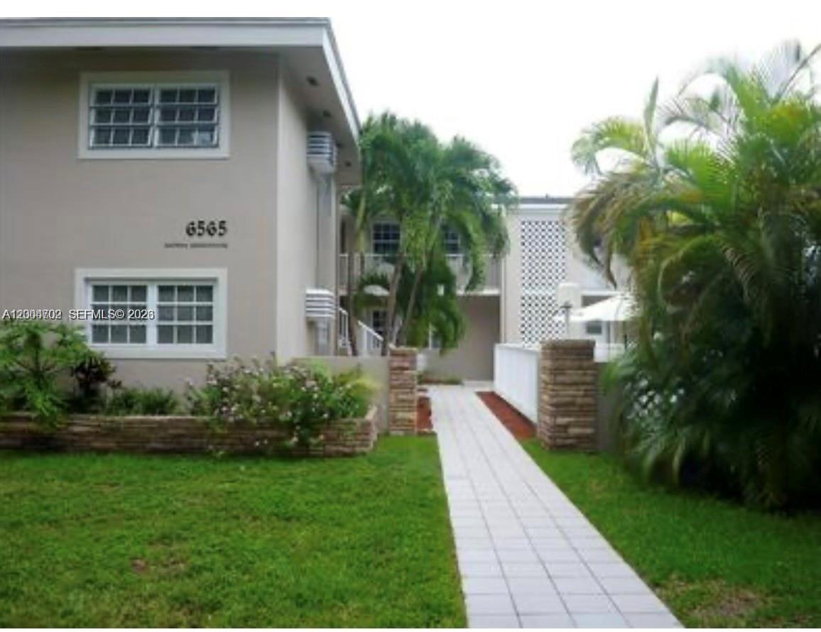 SANTONA CONDO - Residential