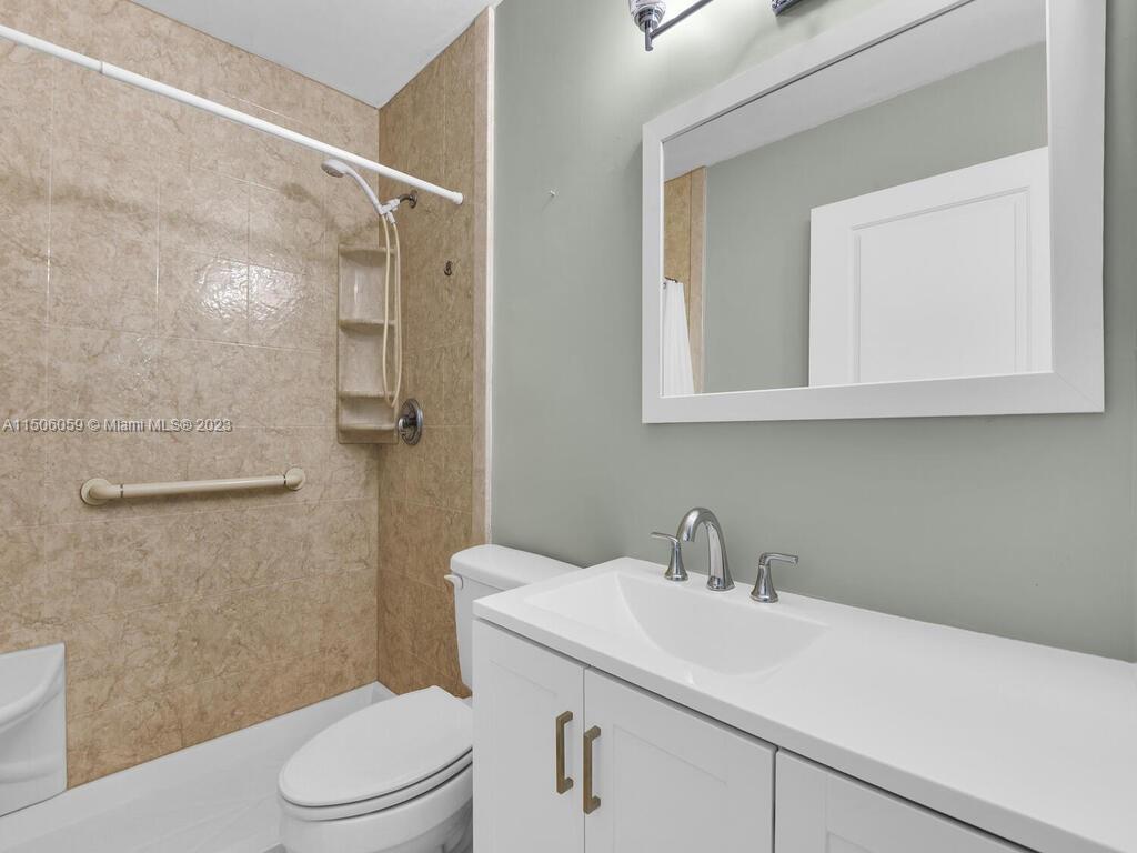 HIDDEN HARBOUR ONE CONDO - Residential