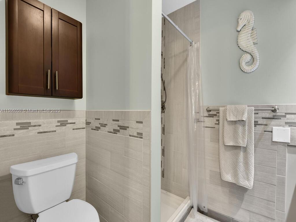 HIDDEN HARBOUR ONE CONDO - Residential