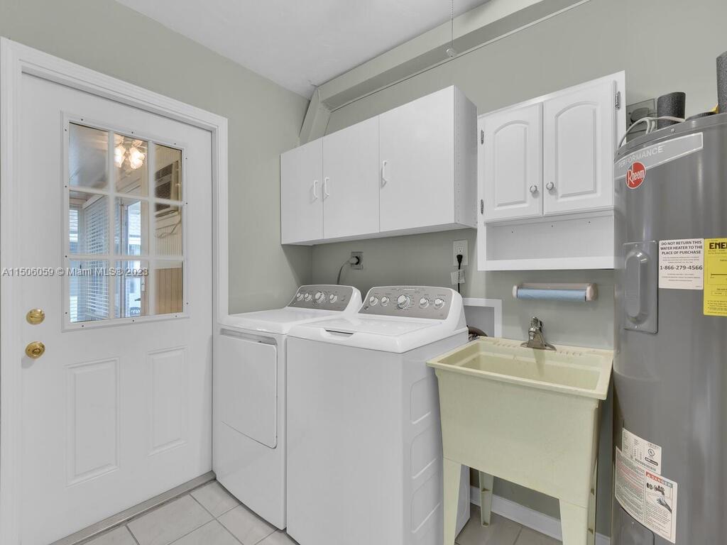 HIDDEN HARBOUR ONE CONDO - Residential