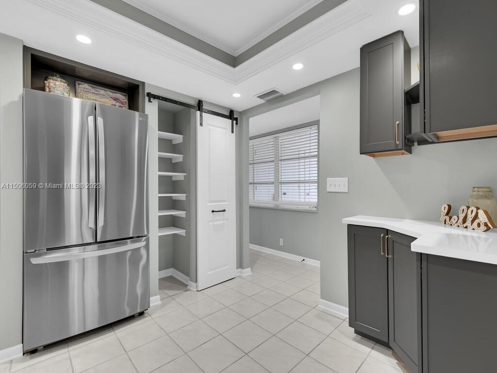 HIDDEN HARBOUR ONE CONDO - Residential