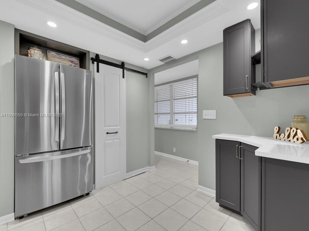 HIDDEN HARBOUR ONE CONDO - Residential