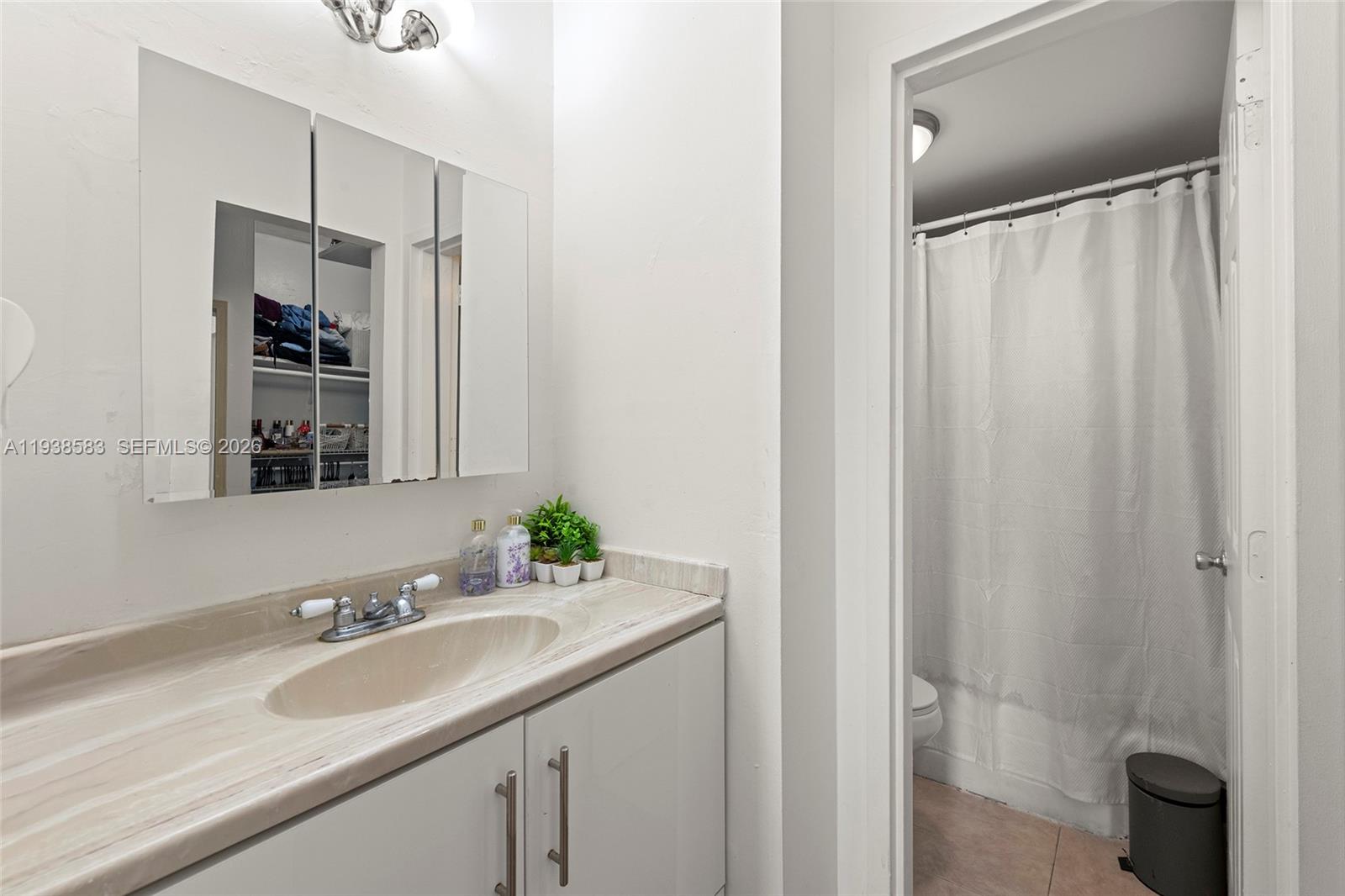 VECINO DEL MAR CONDO - Residential