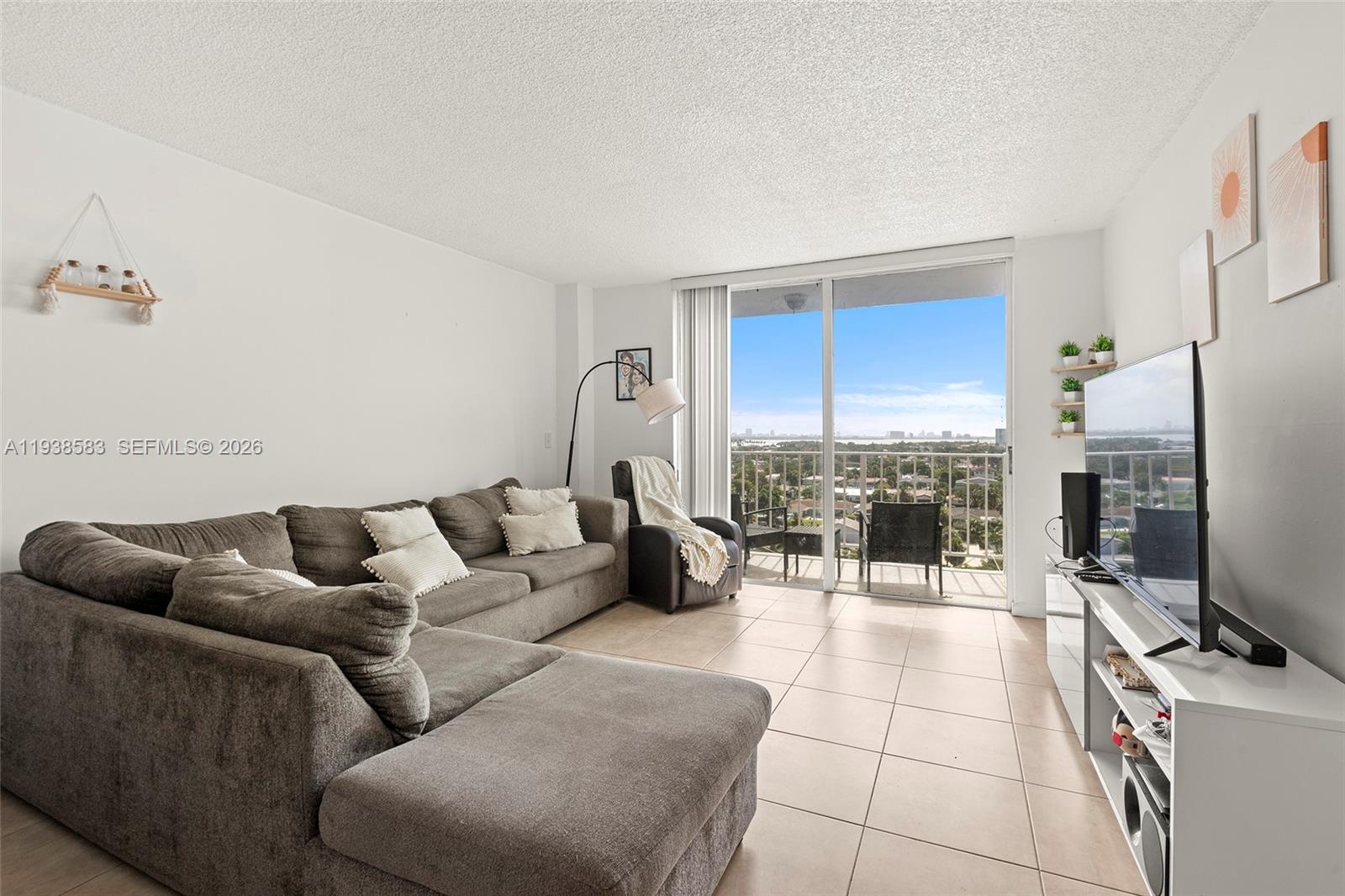 VECINO DEL MAR CONDO - Residential