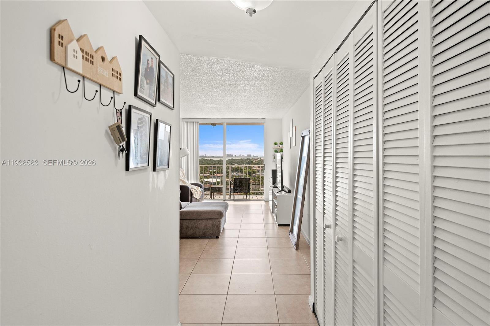 VECINO DEL MAR CONDO - Residential