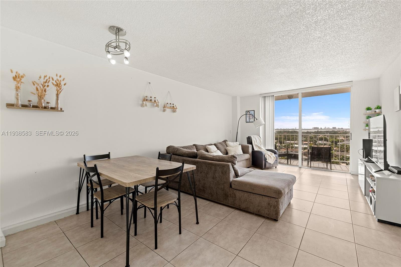 VECINO DEL MAR CONDO - Residential