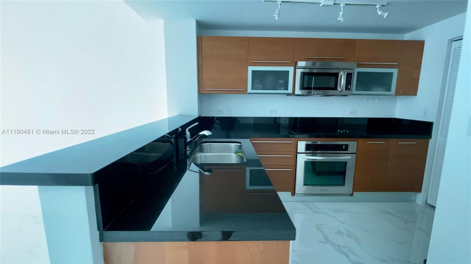 VIZCAYNE NORTH CONDO - Residential Lease