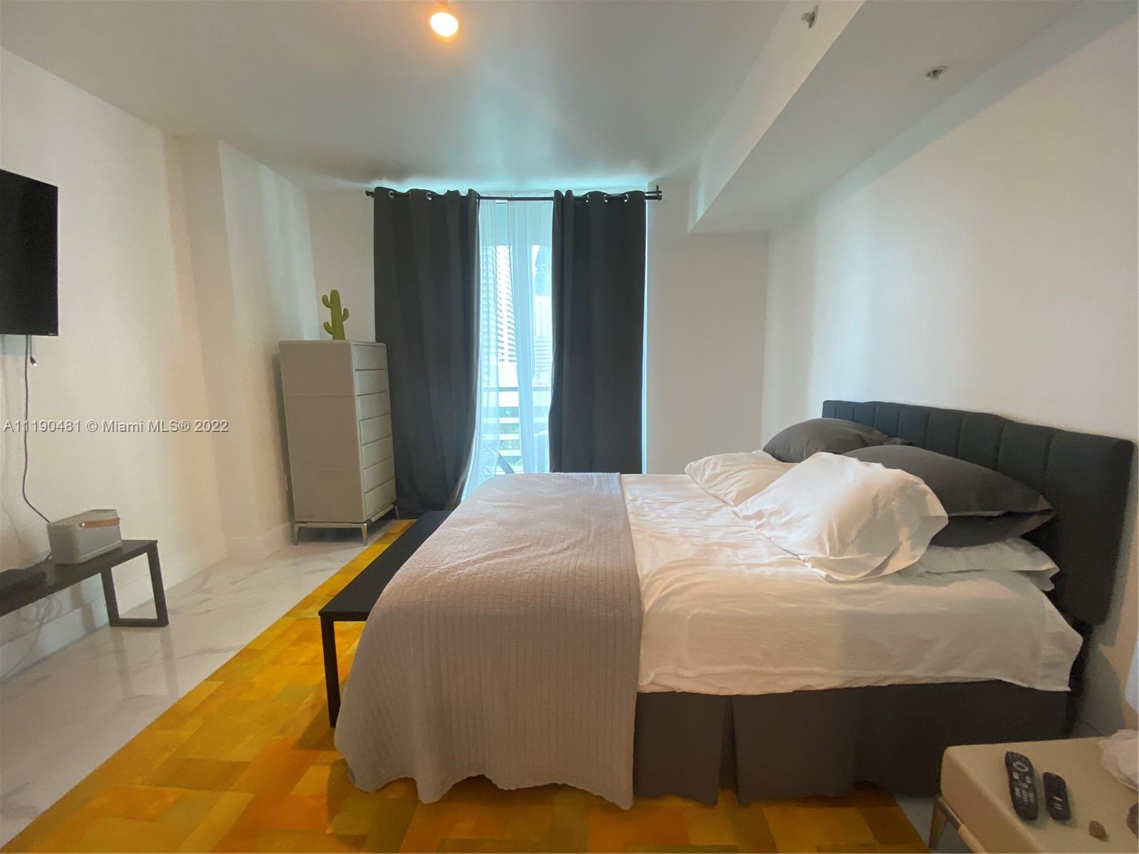 VIZCAYNE NORTH CONDO - Residential Lease