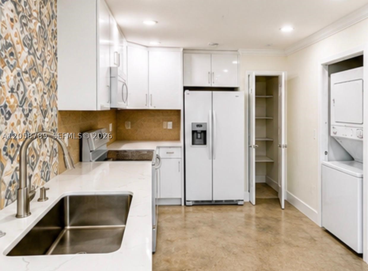 CONTINUUM CONDO PH II - Residential