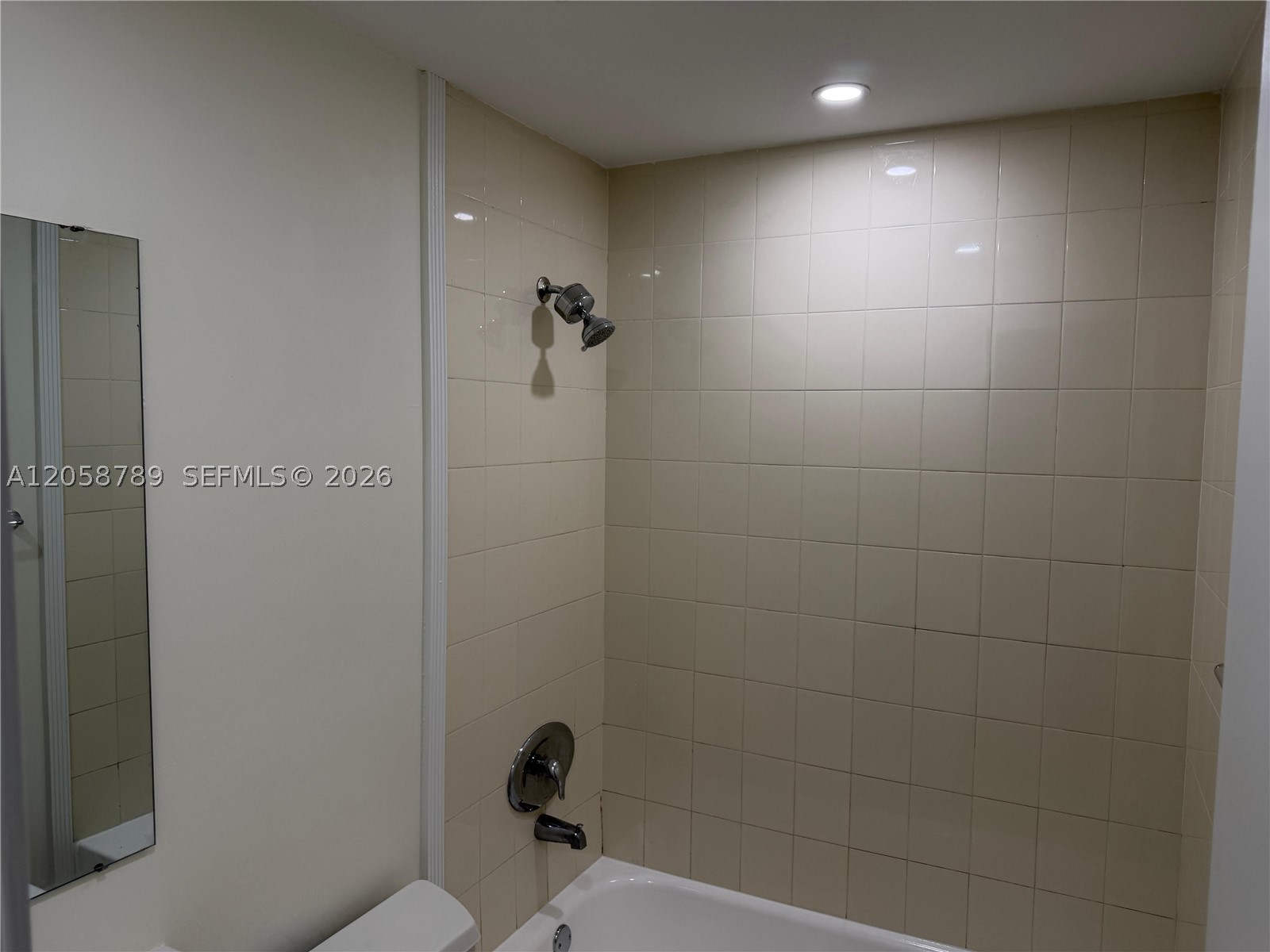 CONTINUUM CONDO PH II - Residential