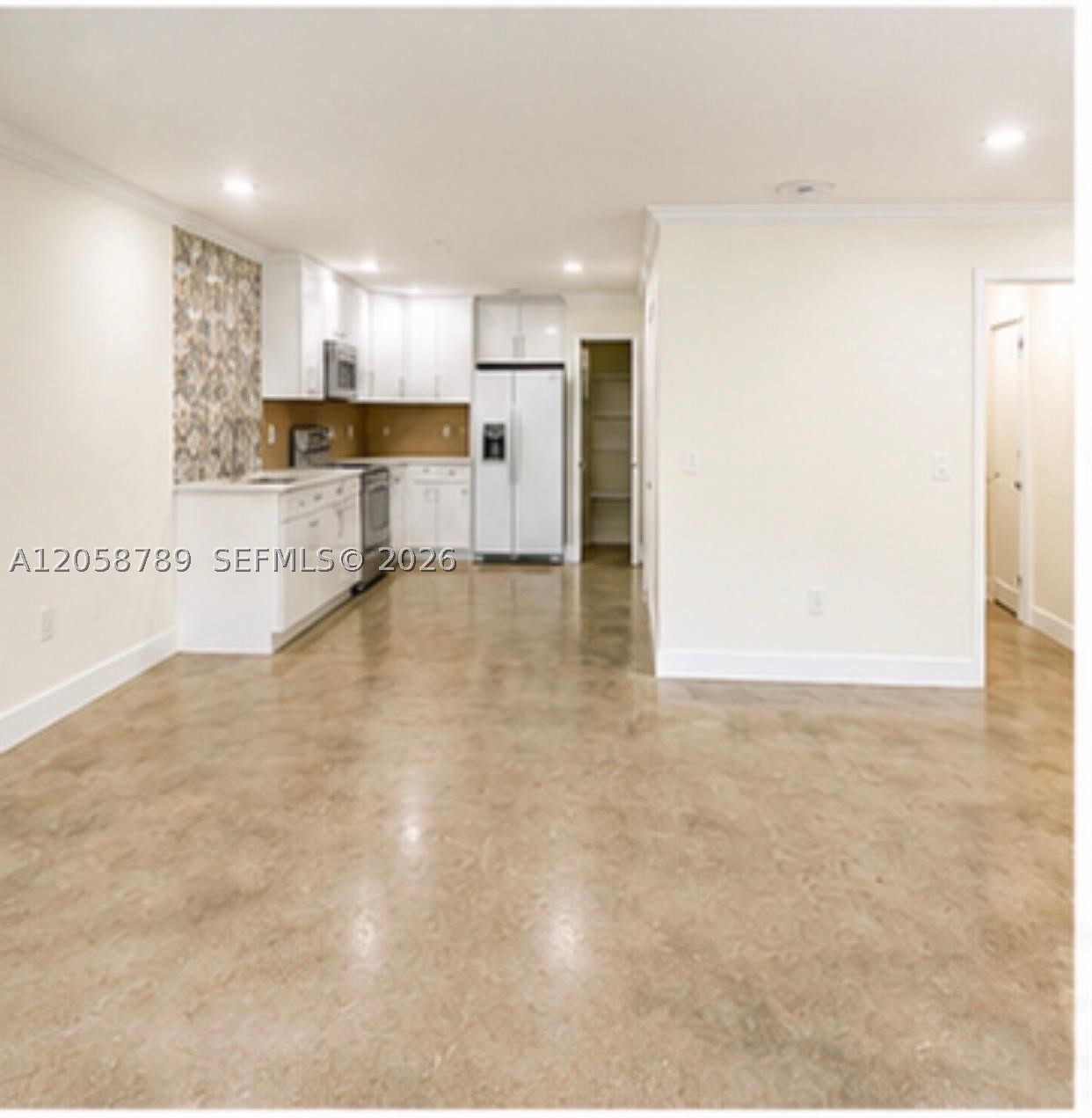 CONTINUUM CONDO PH II - Residential