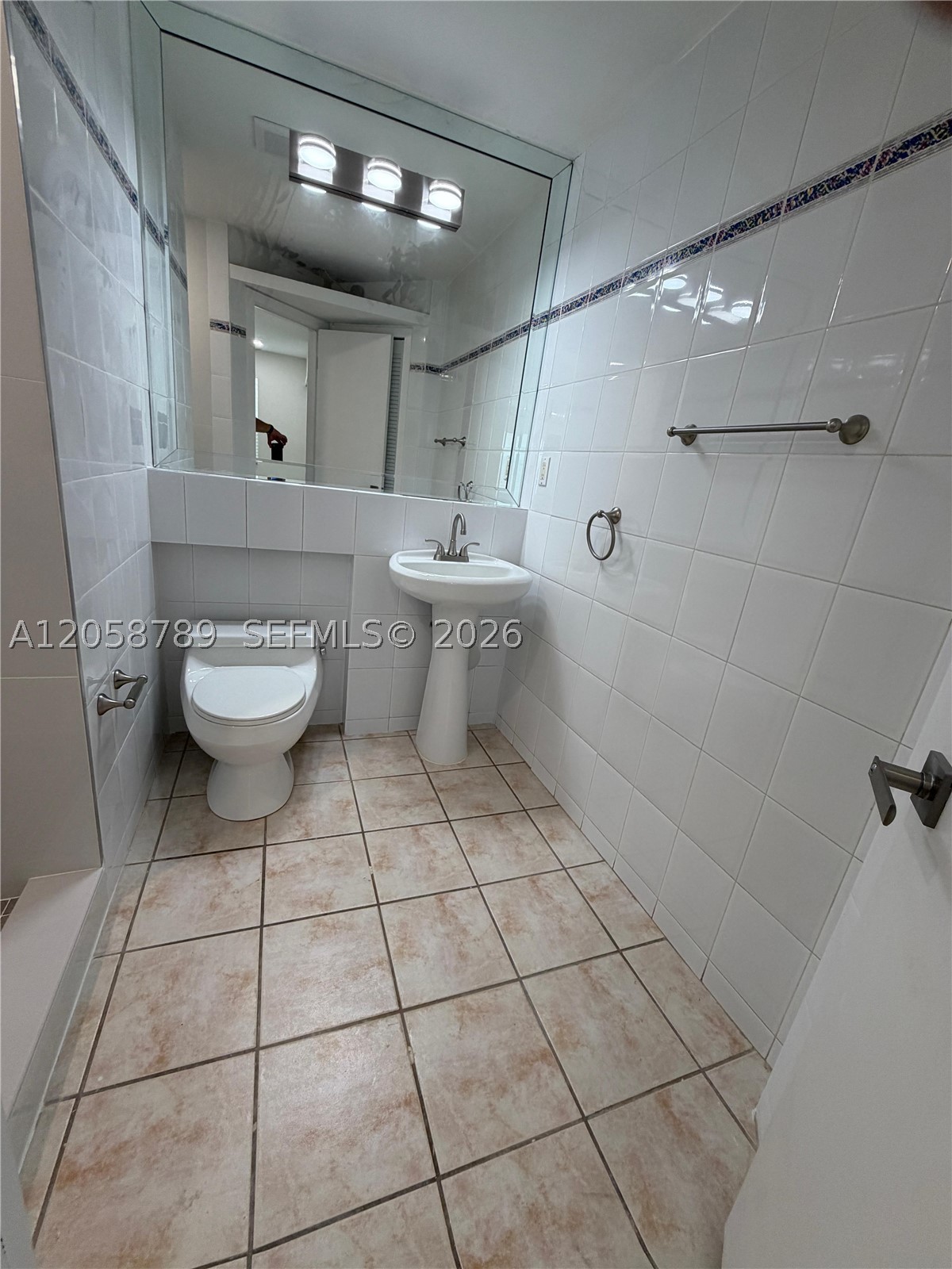 CONTINUUM CONDO PH II - Residential