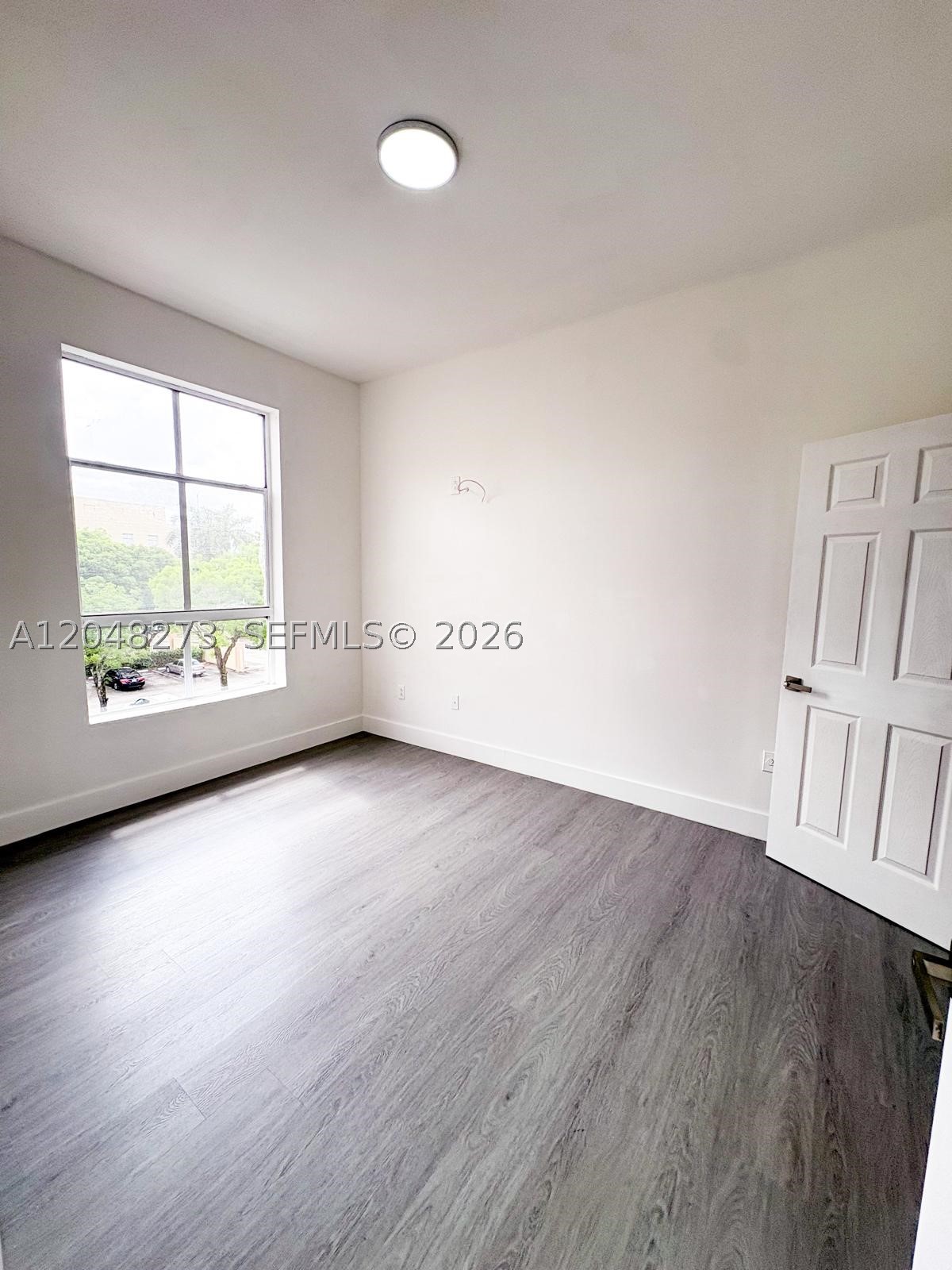 ROYAL PALMS CONDO - Residential