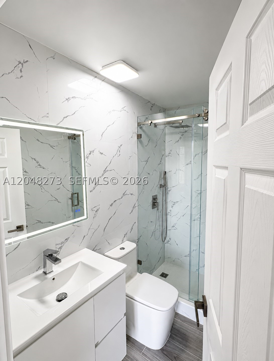 ROYAL PALMS CONDO - Residential