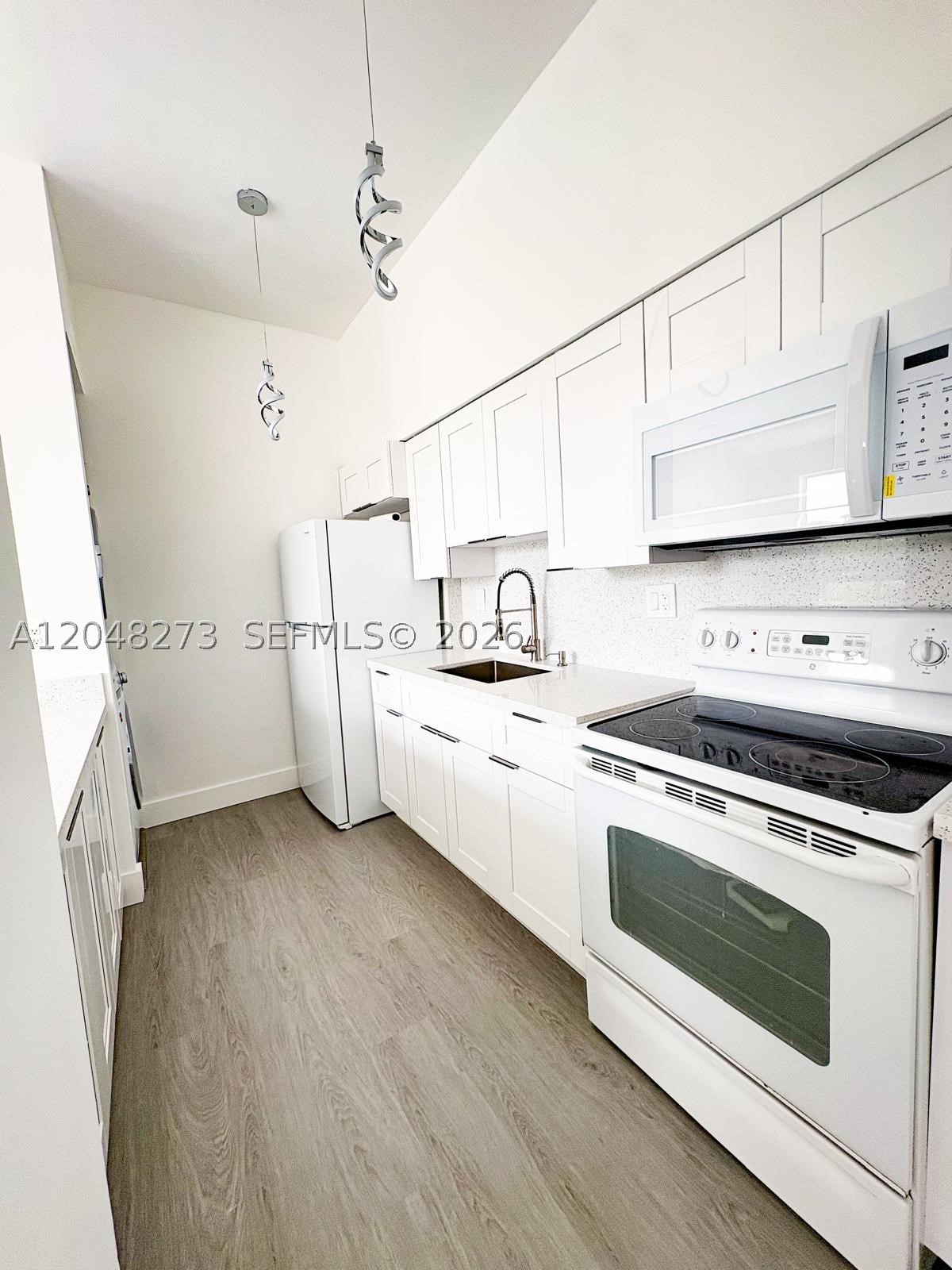ROYAL PALMS CONDO - Residential