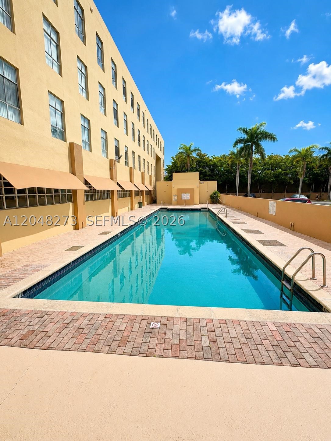 ROYAL PALMS CONDO - Residential