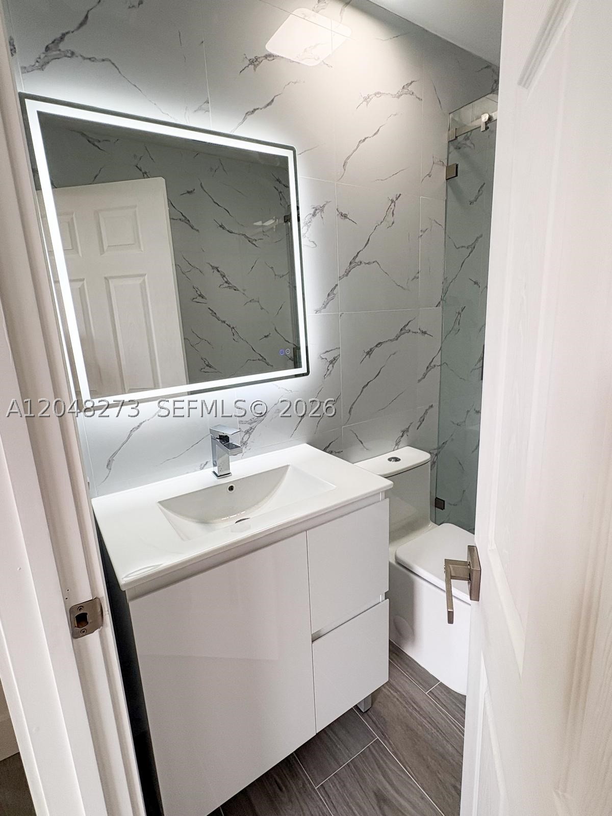 ROYAL PALMS CONDO - Residential